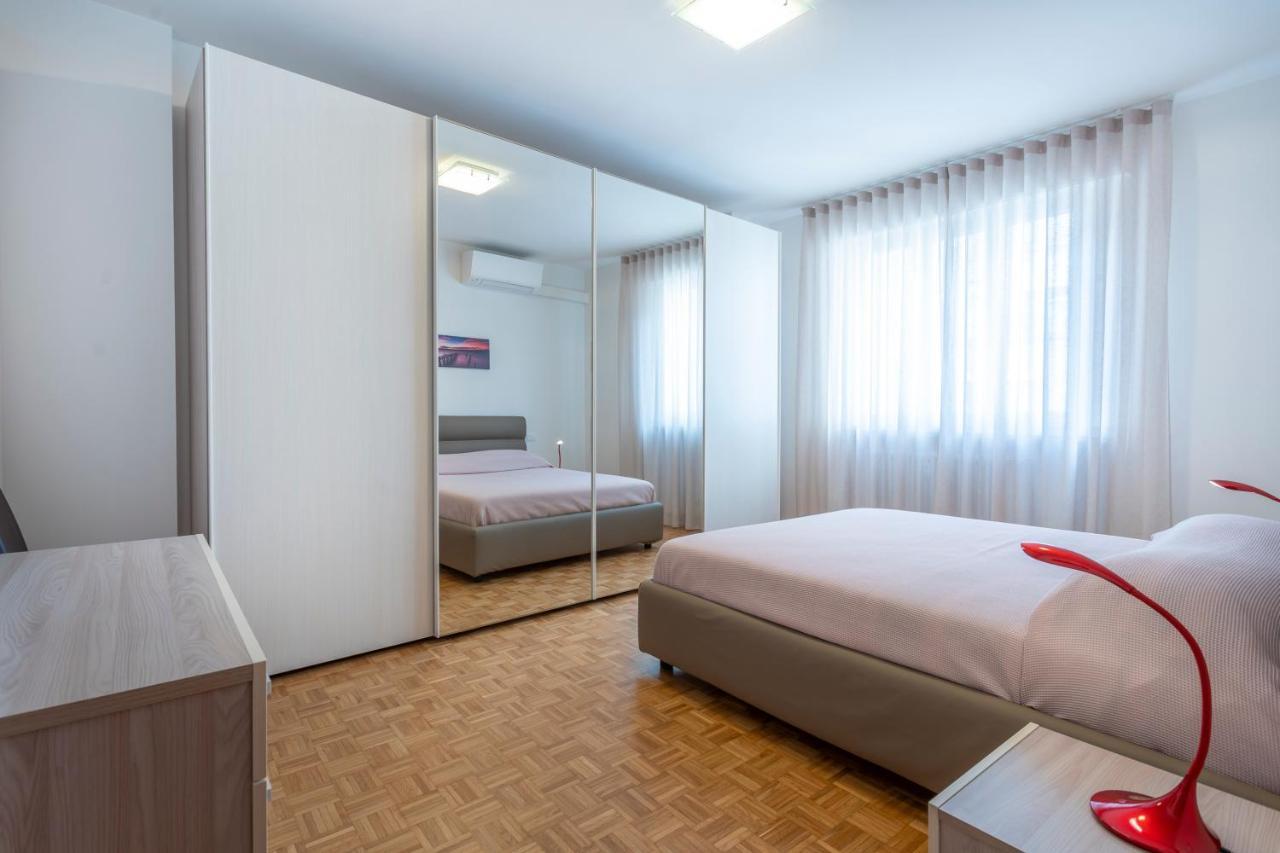 Udine Palazzo D'Aronco Modern Apartment Exterior foto